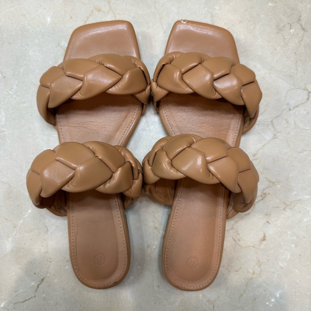 Women's Size 7.5 Tan Braided Sandals - Picture 4 of 5